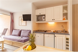 studio à la vente -   83400  HYERES, surface 21 m2 vente studio - UBI456697082